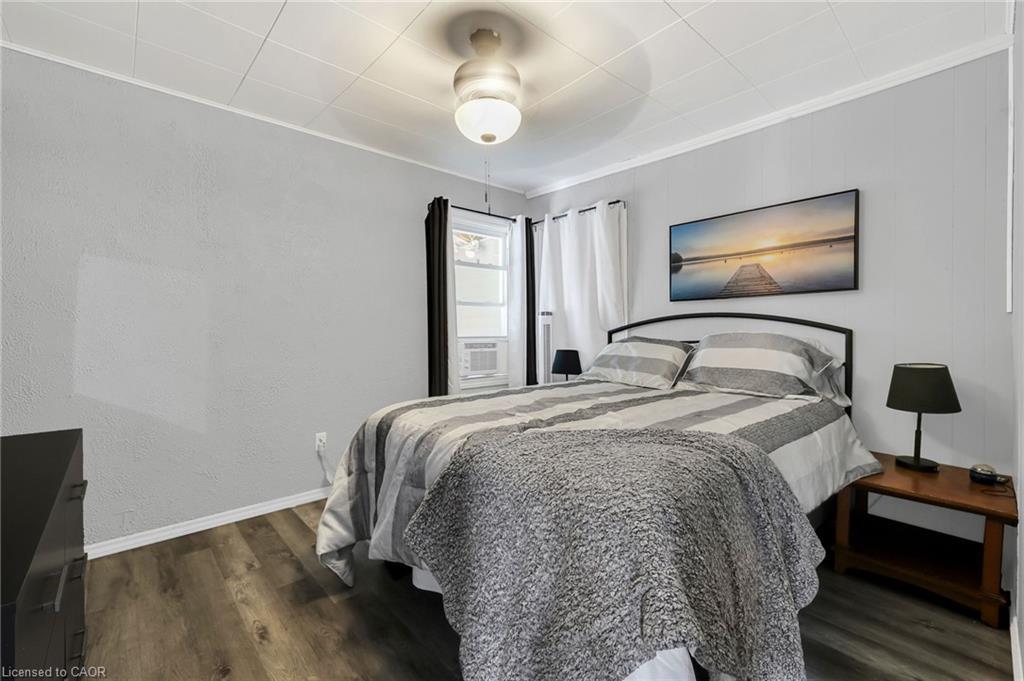104 Southworth Street, Welland, ON - Indoor Photo Showing Bedroom