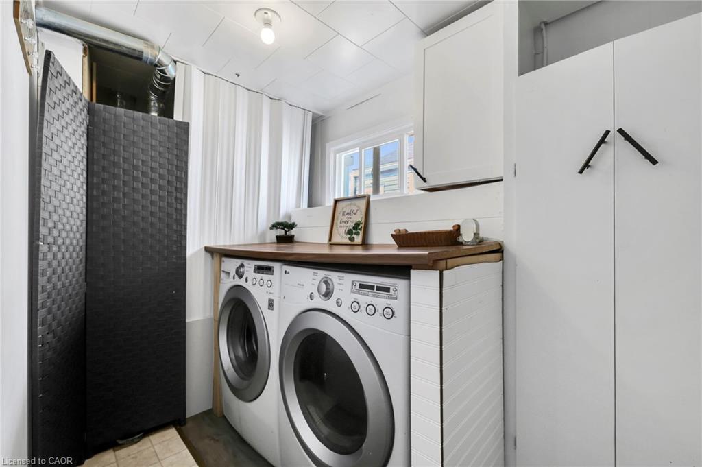 104 Southworth Street, Welland, ON - Indoor Photo Showing Laundry Room