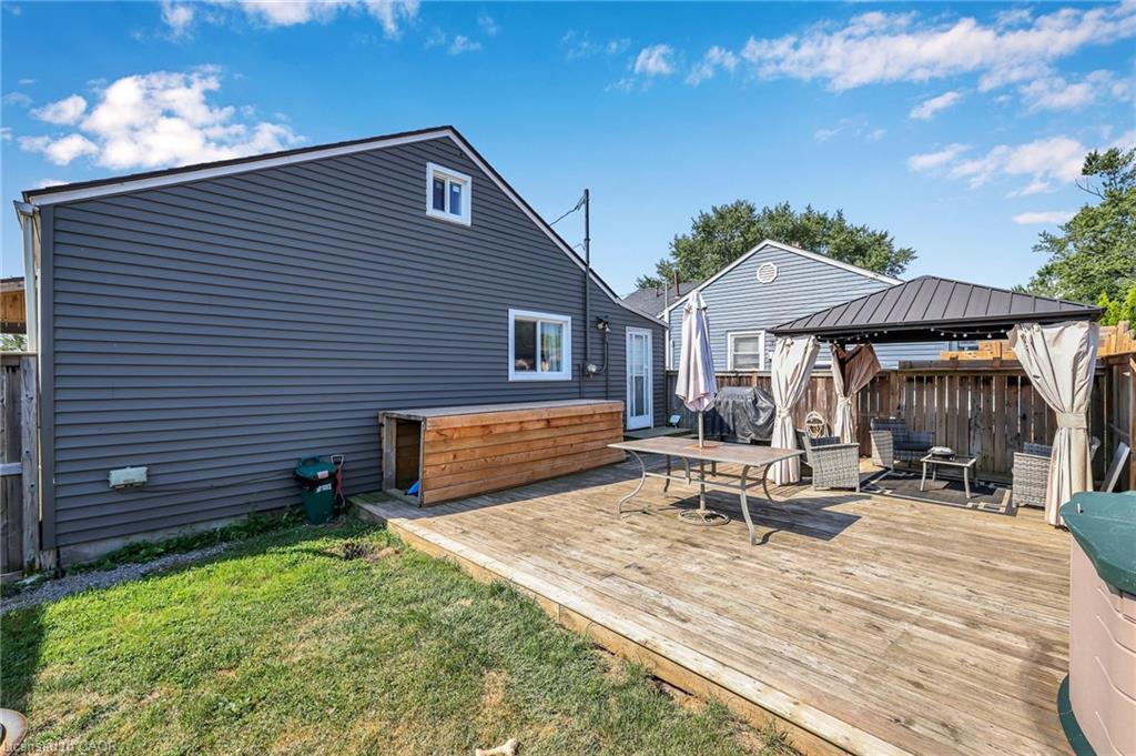 104 Southworth Street, Welland, ON - Outdoor With Exterior