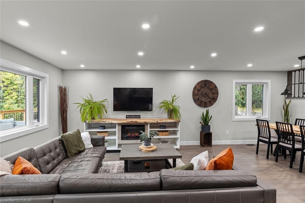 127 Paradise Road, Nipissing, ON - Indoor Photo Showing Other Room