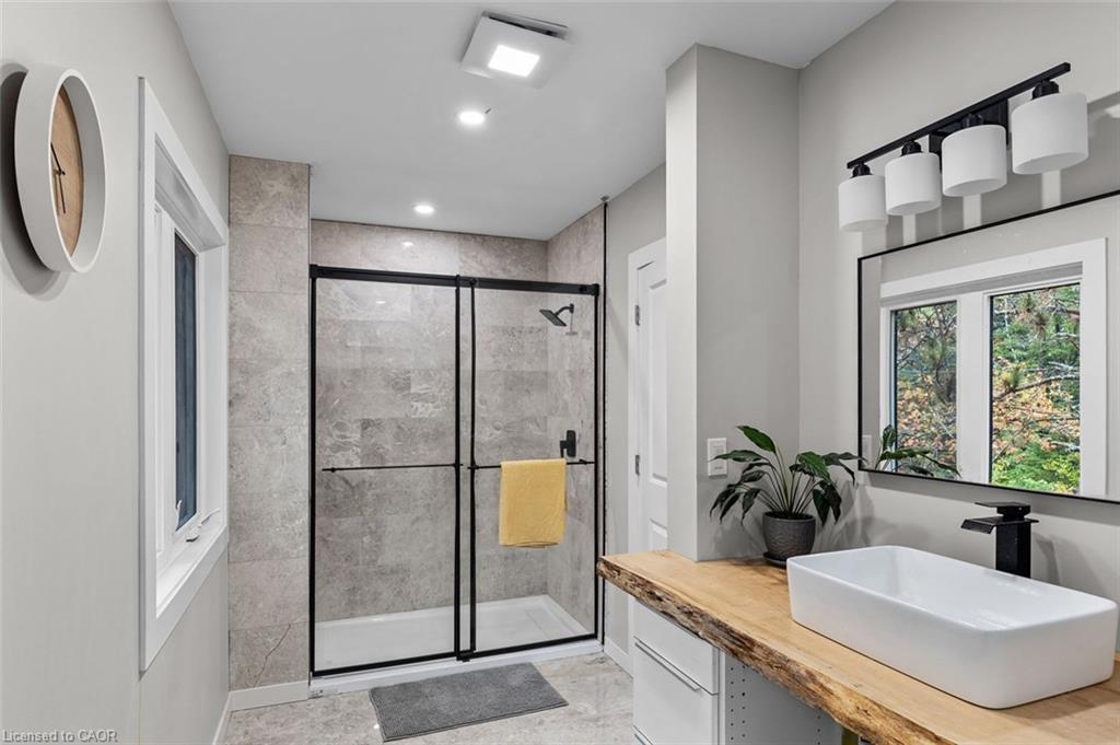 127 Paradise Road, Nipissing, ON - Indoor Photo Showing Bathroom