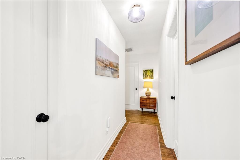 655 Gayne Boulevard, Burlington, ON - Indoor Photo Showing Other Room