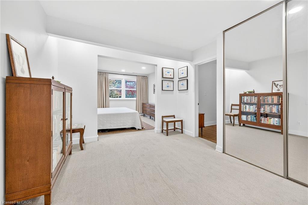 655 Gayne Boulevard, Burlington, ON - Indoor Photo Showing Other Room