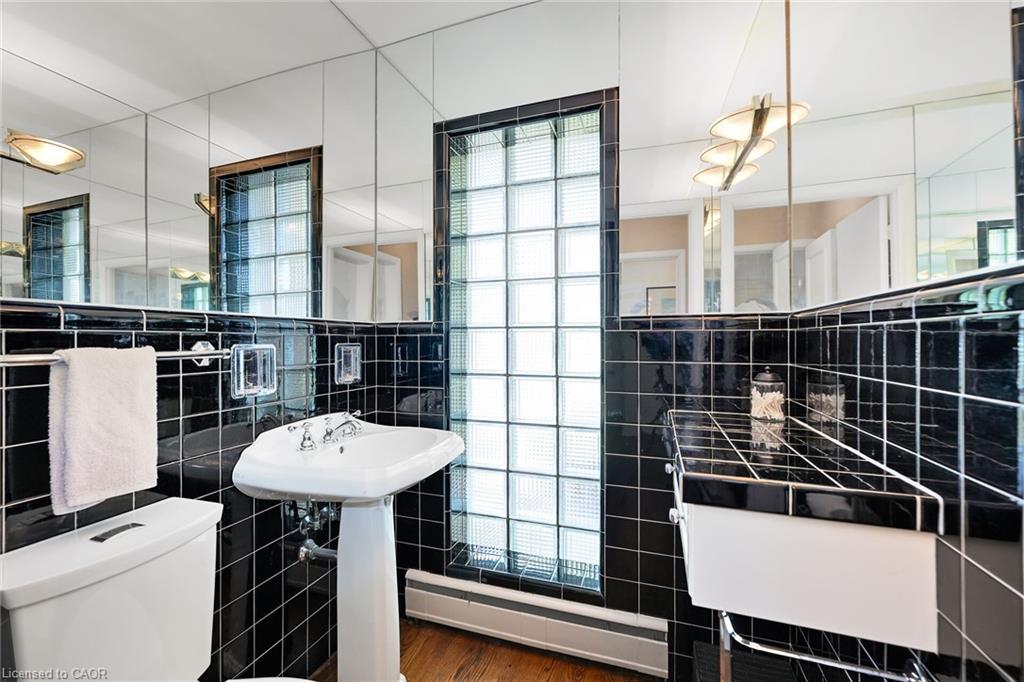 655 Gayne Boulevard, Burlington, ON - Indoor