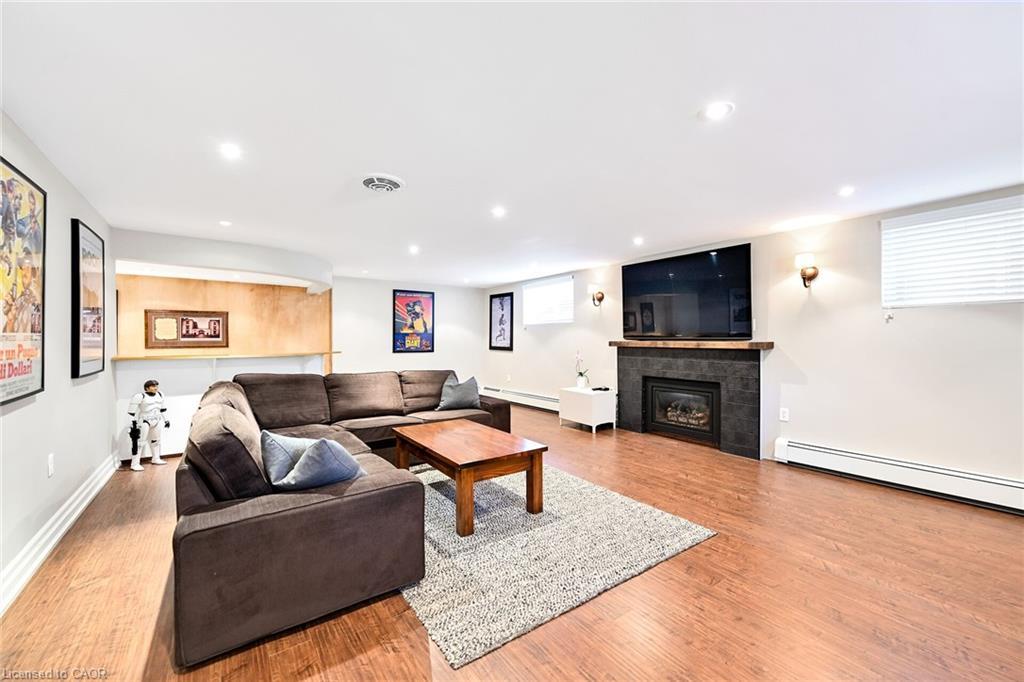 655 Gayne Boulevard, Burlington, ON - Indoor Photo Showing Living Room With Fireplace