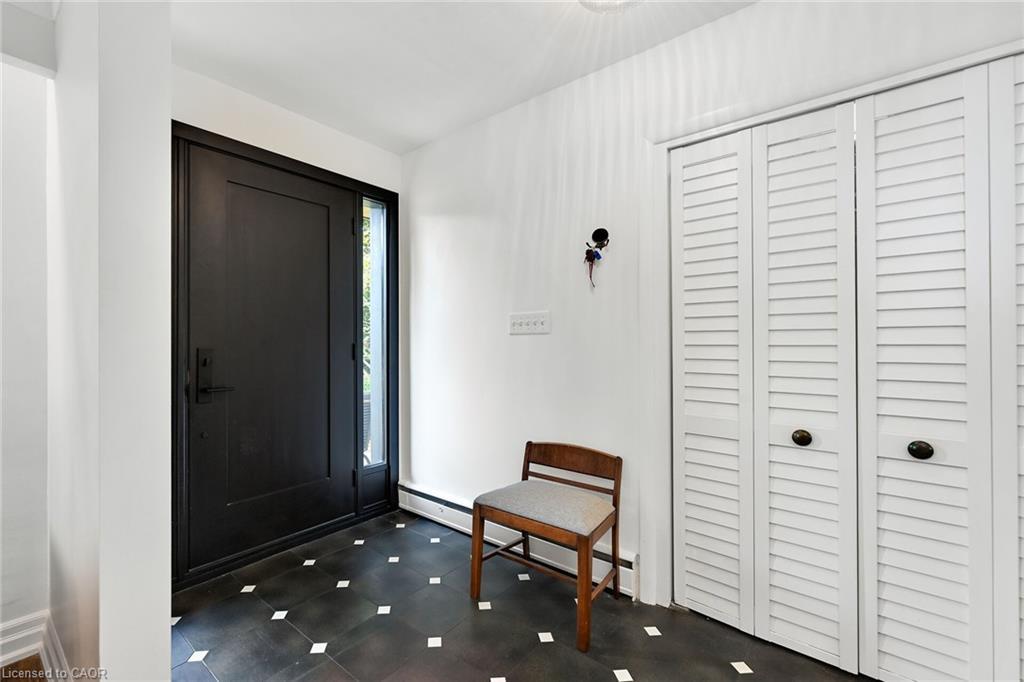 655 Gayne Boulevard, Burlington, ON - Indoor