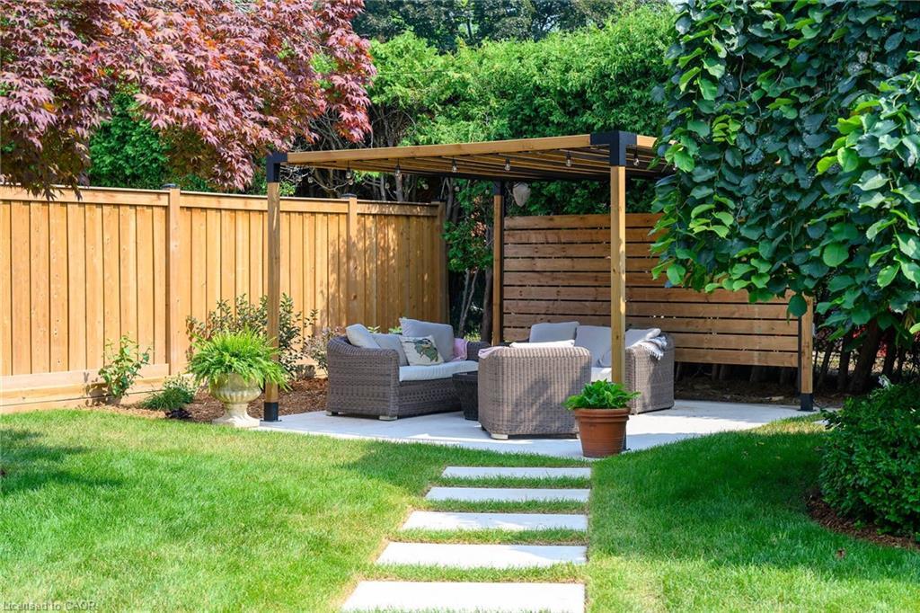 655 Gayne Boulevard, Burlington, ON - Outdoor