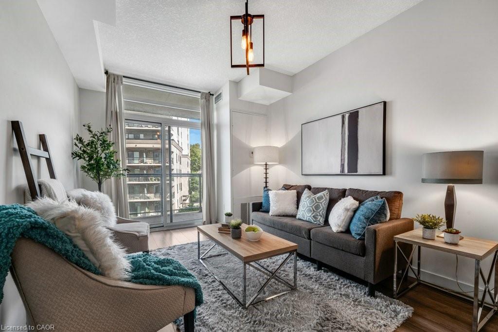 301-150 Water Street N, Cambridge, ON - Indoor Photo Showing Living Room