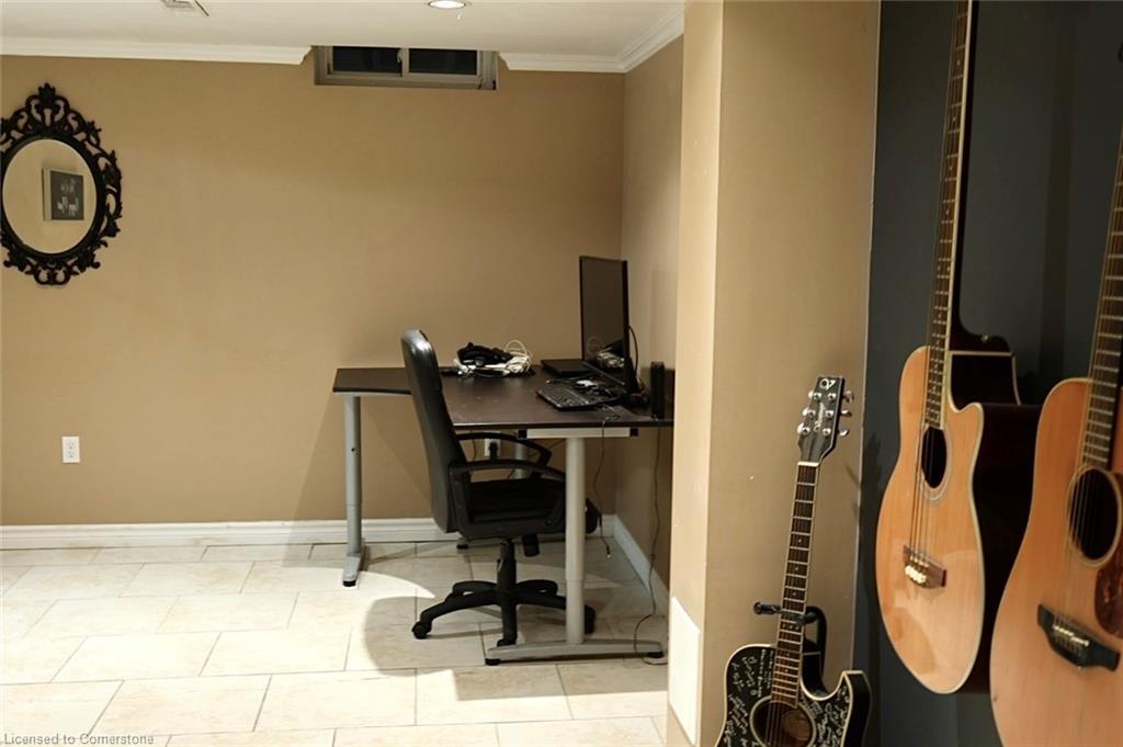 9 Duncairn Court, Hamilton, ON - Indoor