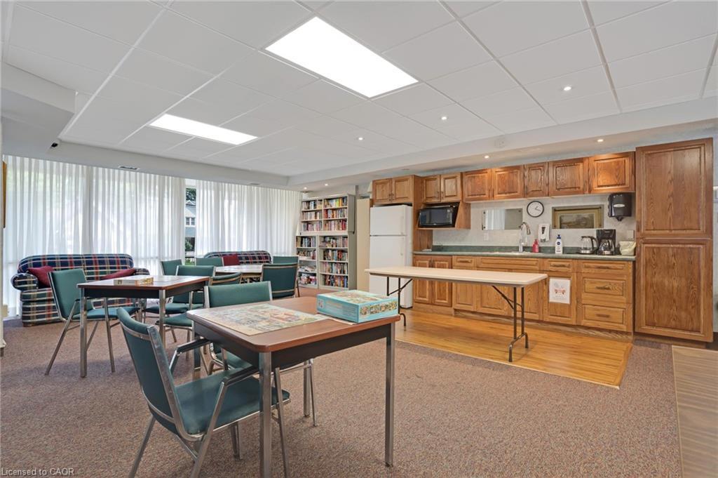 503-81 Church Street, Kitchener, ON - Indoor Photo Showing Kitchen