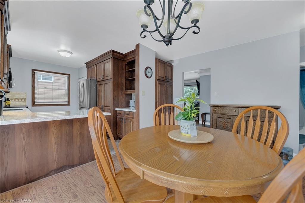 446 East 36Th Street, Hamilton, ON - Indoor Photo Showing Dining Room