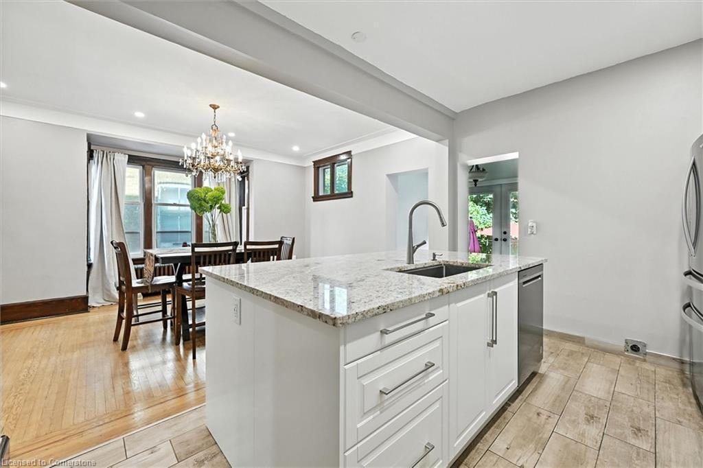 77 Proctor Boulevard, Hamilton, ON - Indoor Photo Showing Kitchen With Upgraded Kitchen