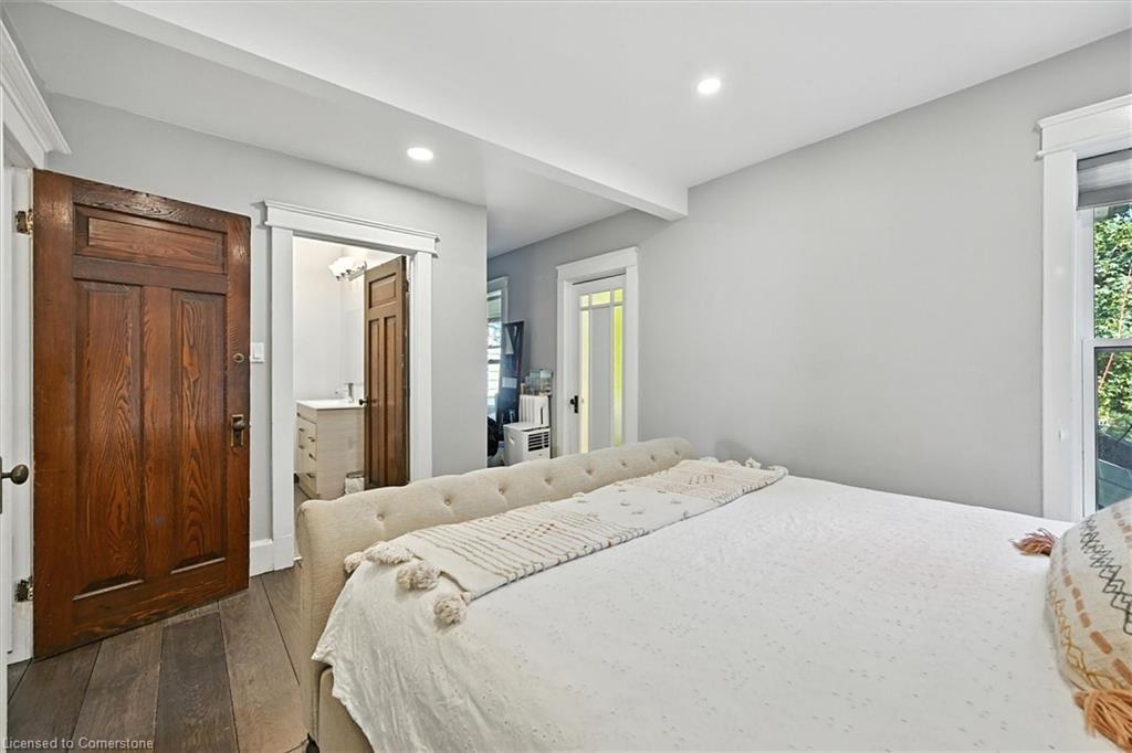 77 Proctor Boulevard, Hamilton, ON - Indoor Photo Showing Bedroom