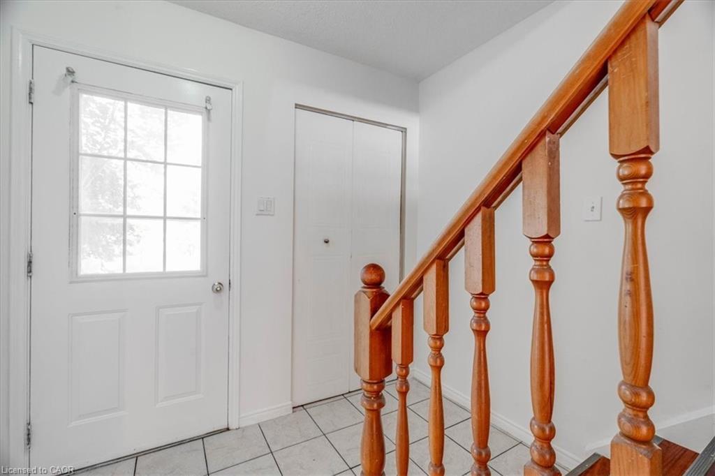 97 Bonaventure Drive, London, ON - Indoor Photo Showing Other Room