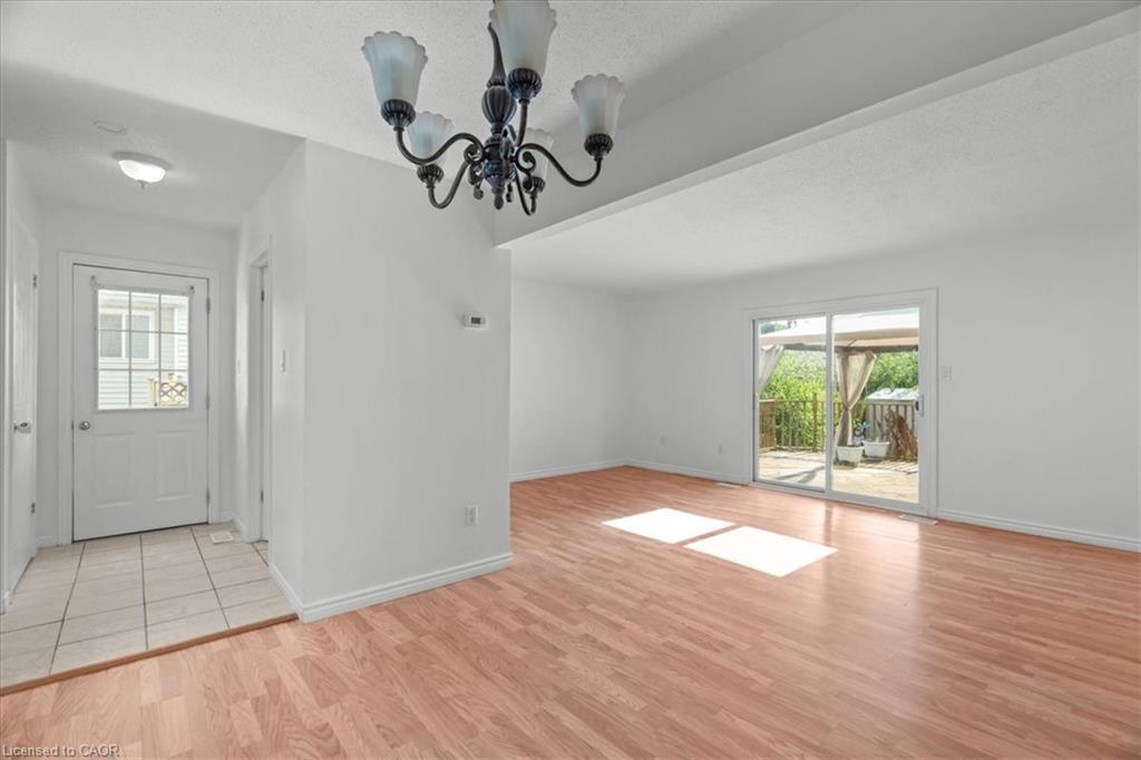 97 Bonaventure Drive, London, ON - Indoor Photo Showing Other Room