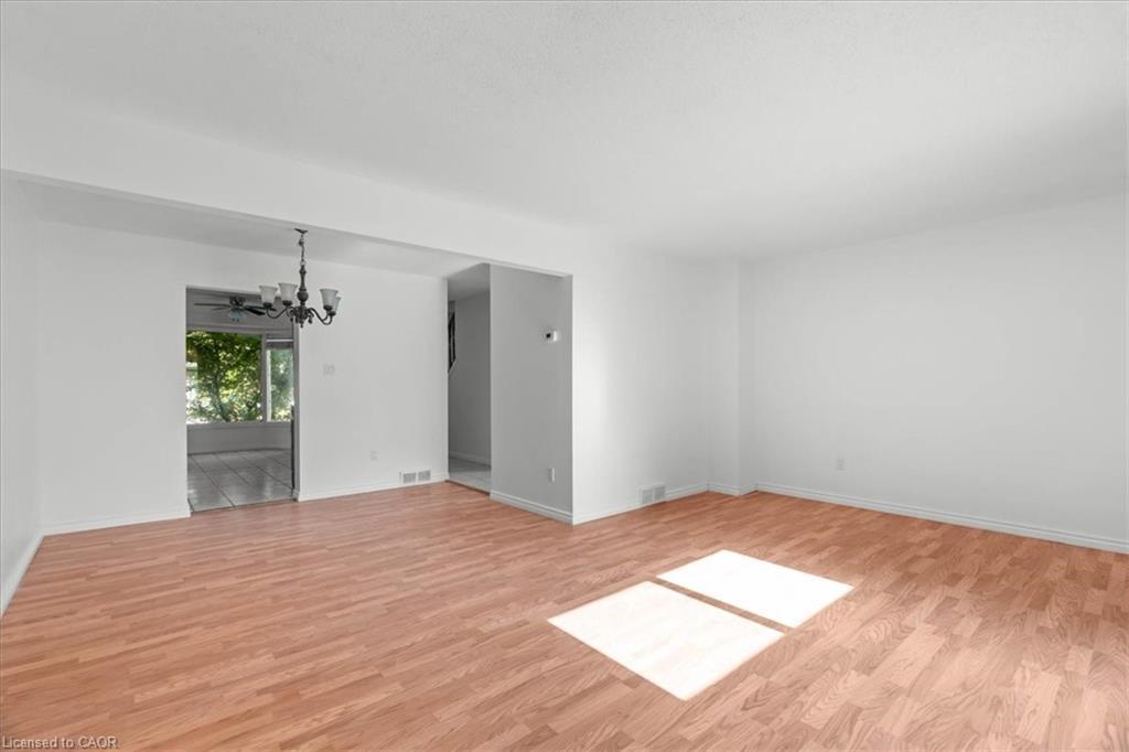 97 Bonaventure Drive, London, ON - Indoor Photo Showing Other Room