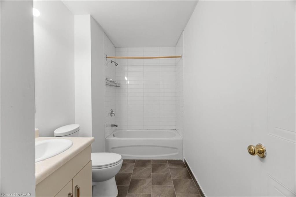 97 Bonaventure Drive, London, ON - Indoor Photo Showing Bathroom