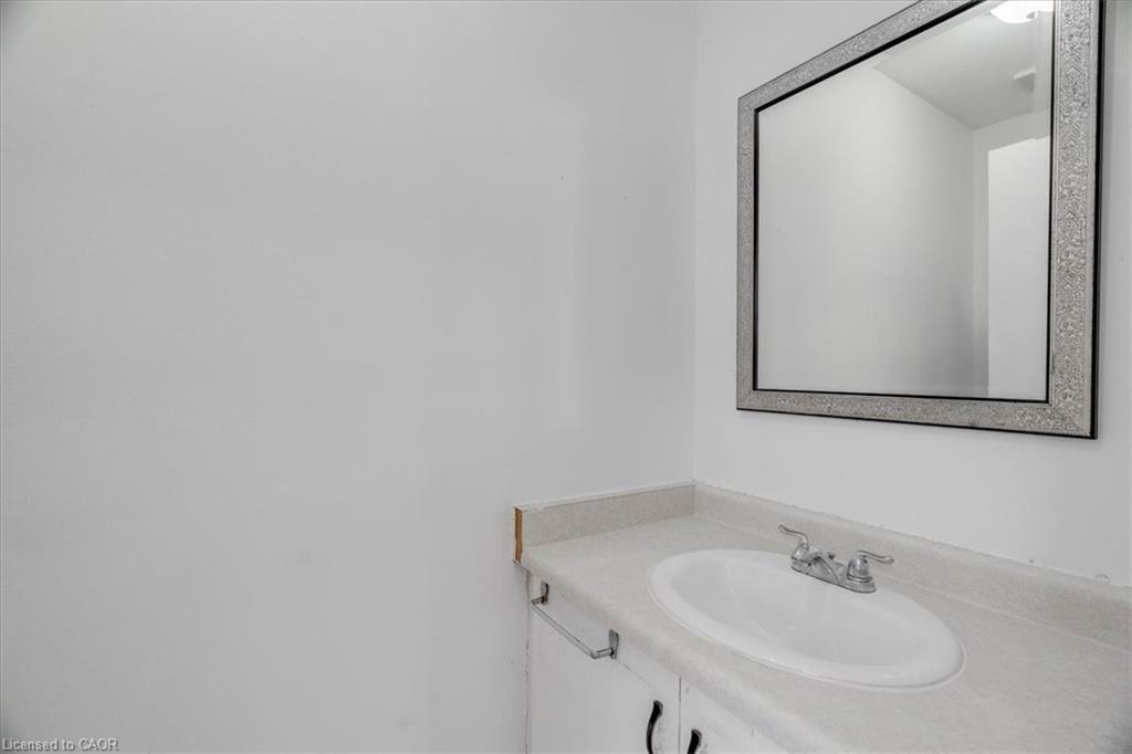 97 Bonaventure Drive, London, ON - Indoor Photo Showing Bathroom
