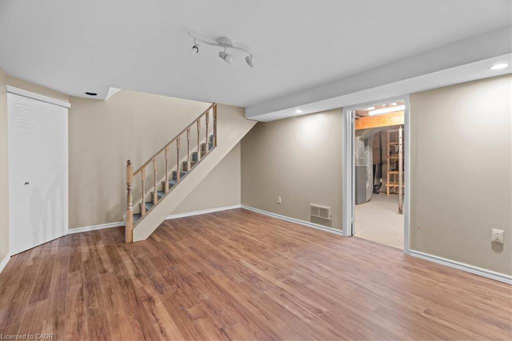 97 Bonaventure Drive, London, ON - Indoor Photo Showing Other Room