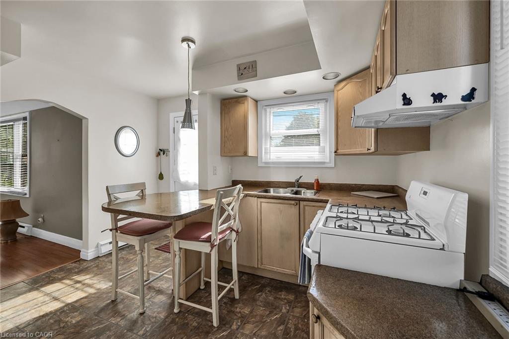 894 Garth Street, Hamilton, ON - Indoor Photo Showing Kitchen With Double Sink