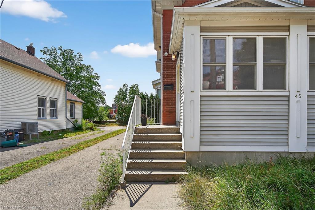 43 Dupont Street E, Waterloo, ON - Outdoor