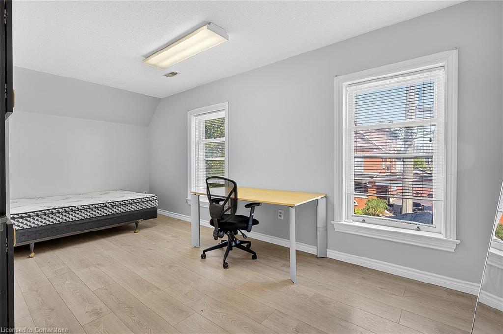 43 Dupont Street E, Waterloo, ON - Indoor