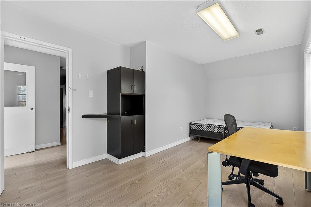 43 Dupont Street E, Waterloo, ON - Indoor