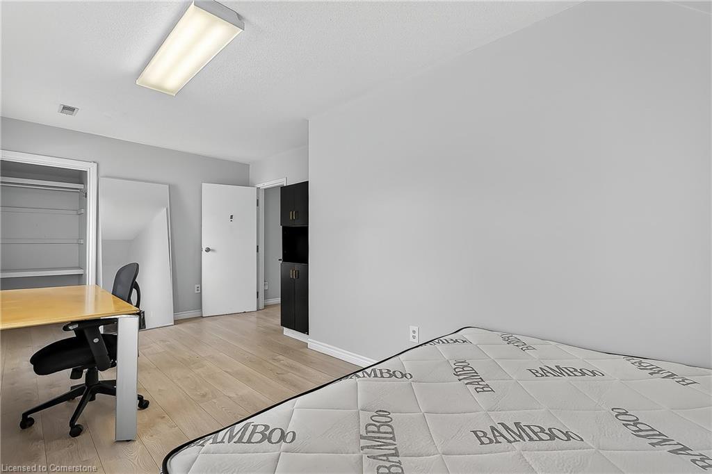 43 Dupont Street E, Waterloo, ON - Indoor