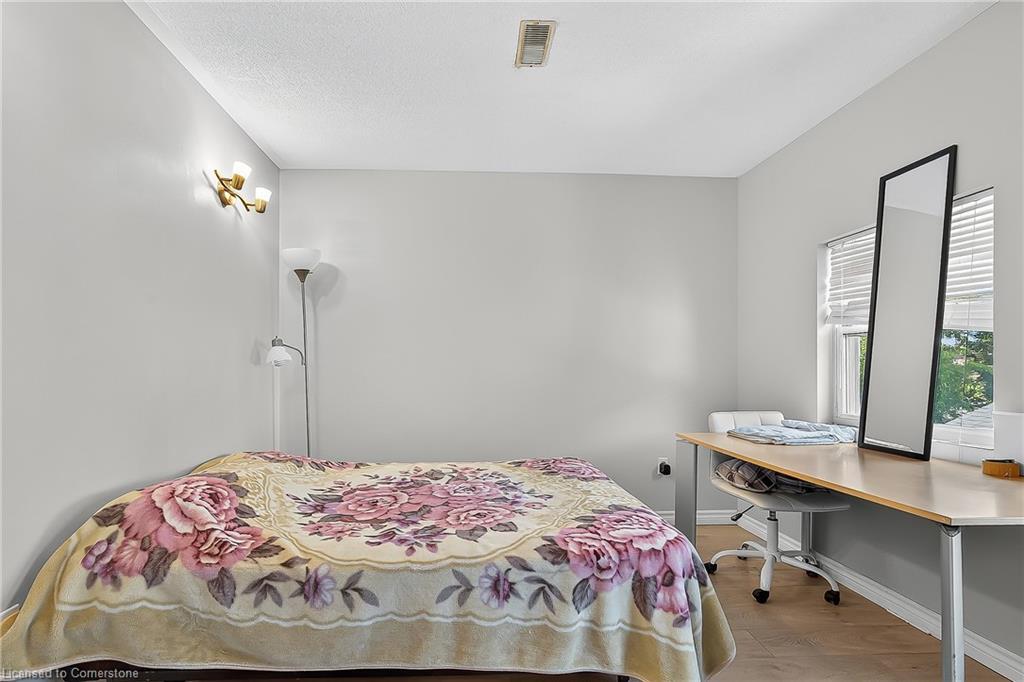 43 Dupont Street E, Waterloo, ON - Indoor Photo Showing Bedroom