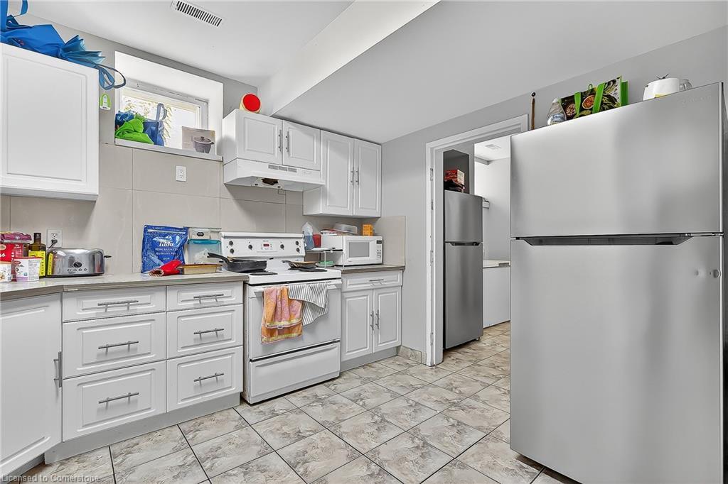 43 Dupont Street E, Waterloo, ON - Indoor Photo Showing Kitchen