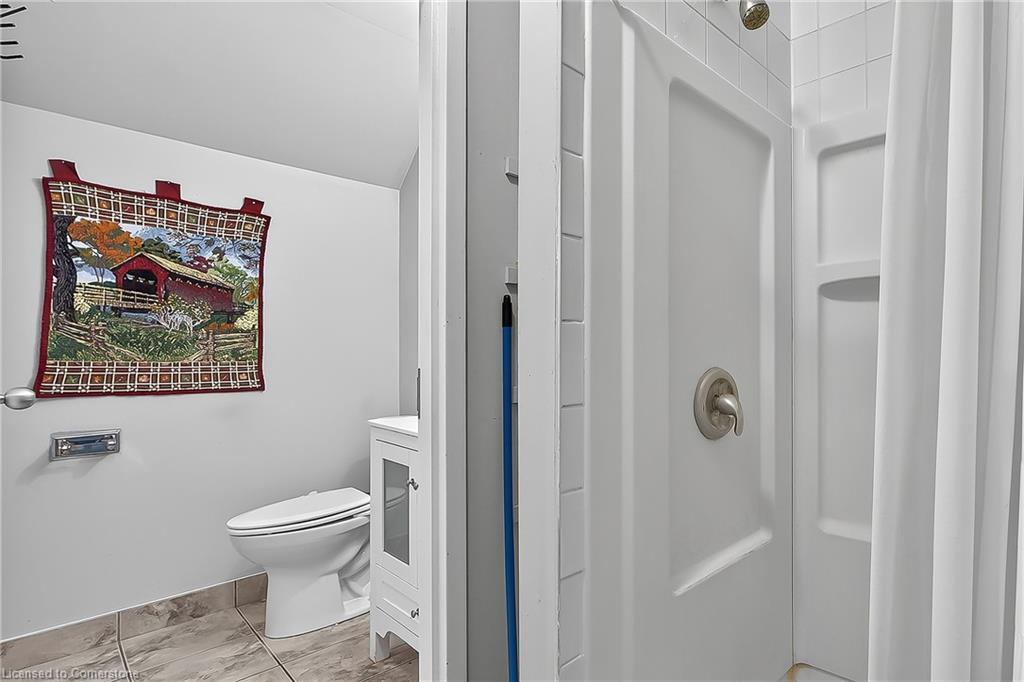 43 Dupont Street E, Waterloo, ON - Indoor Photo Showing Bathroom