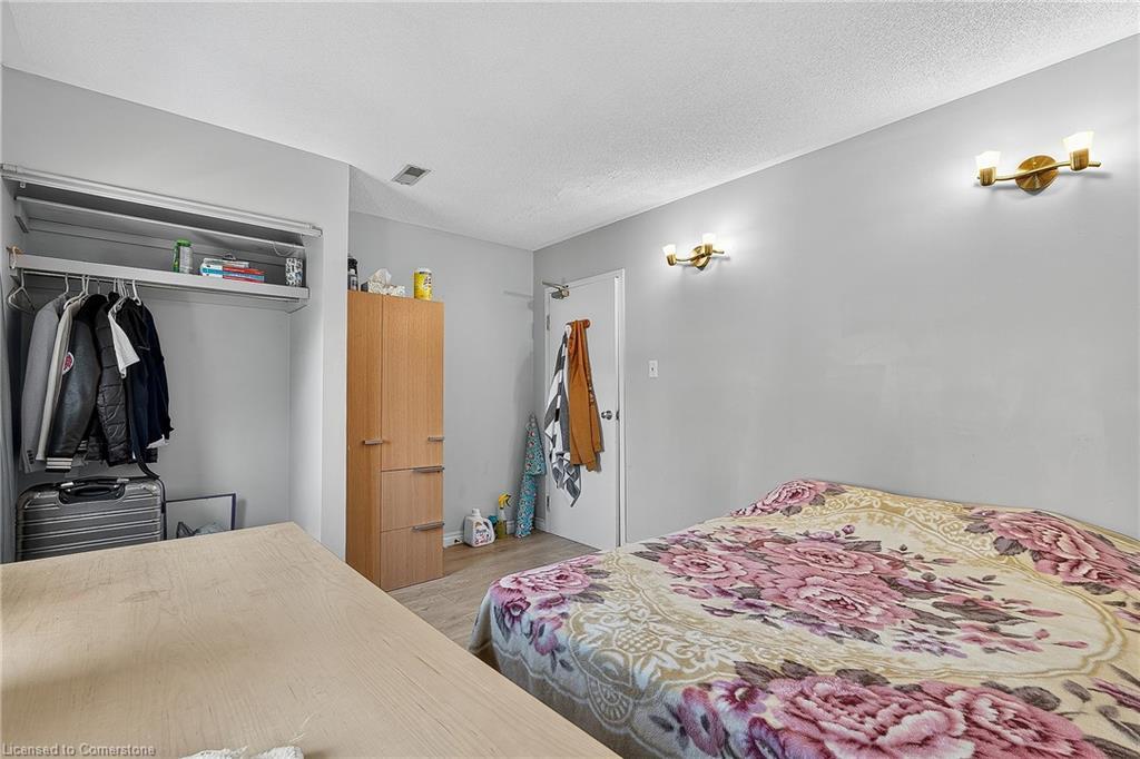 43 Dupont Street E, Waterloo, ON - Indoor Photo Showing Bedroom