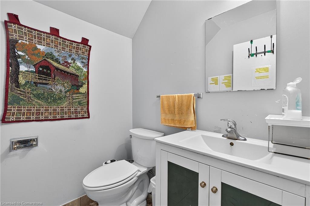 43 Dupont Street E, Waterloo, ON - Indoor Photo Showing Bathroom