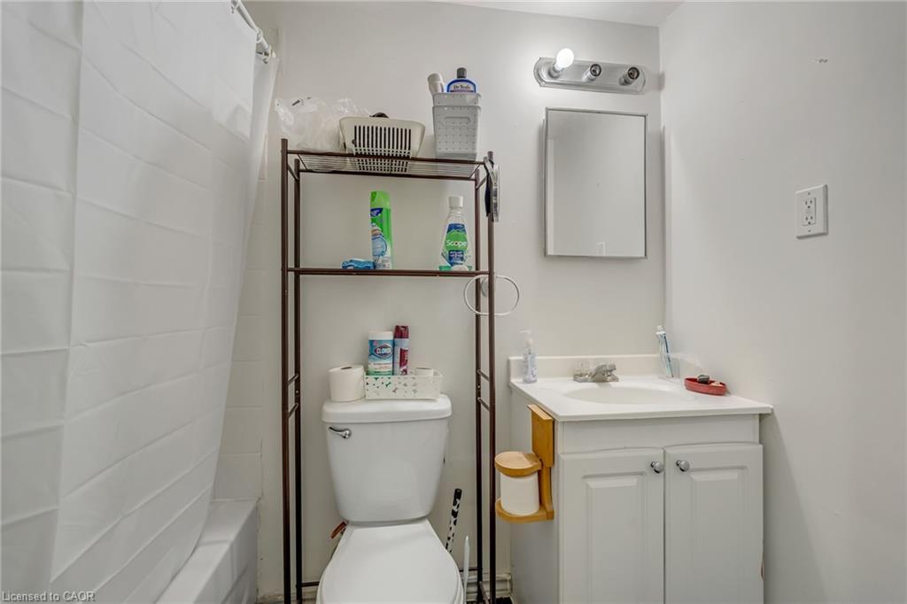 307-91 Conroy Crescent, Guelph, ON - Indoor Photo Showing Bathroom