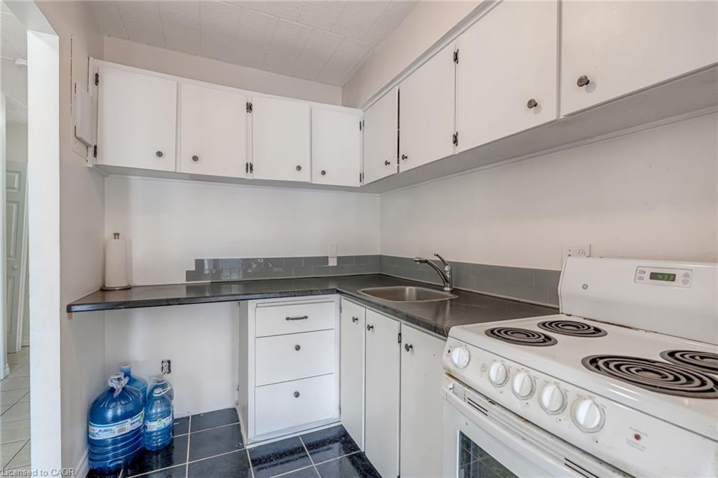 307-91 Conroy Crescent, Guelph, ON - Indoor Photo Showing Kitchen