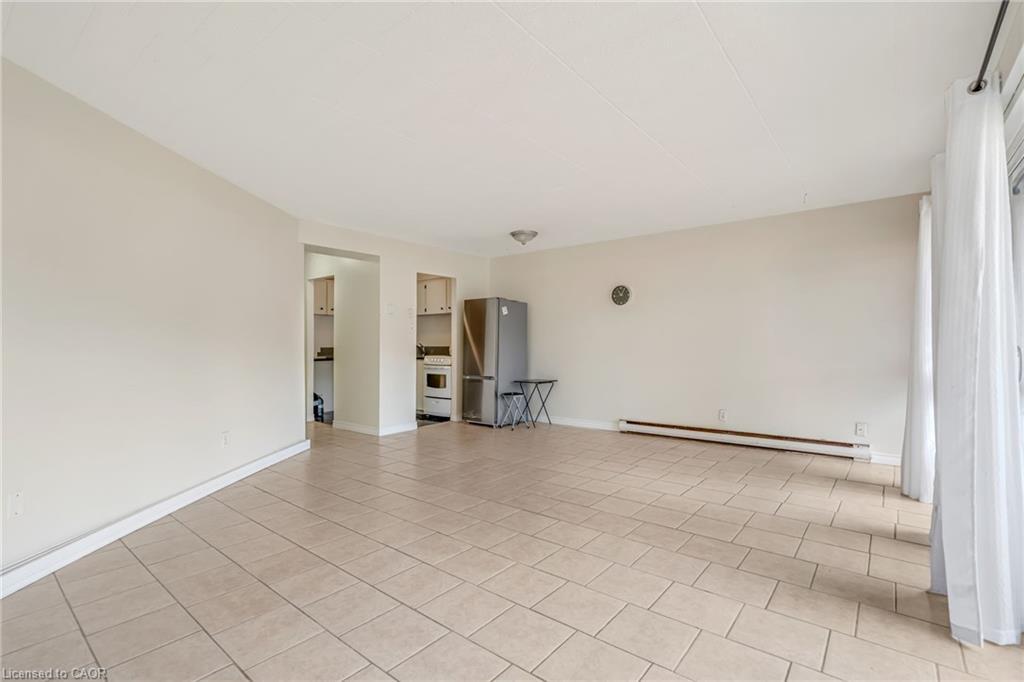 307-91 Conroy Crescent, Guelph, ON - Indoor Photo Showing Other Room