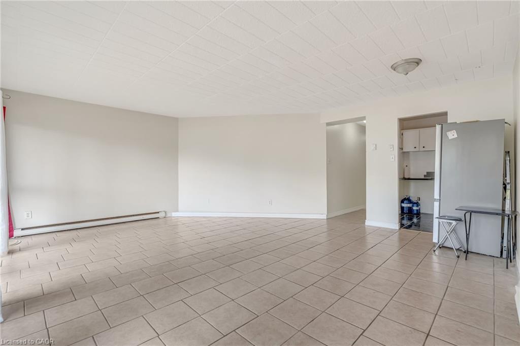 307-91 Conroy Crescent, Guelph, ON - Indoor Photo Showing Other Room