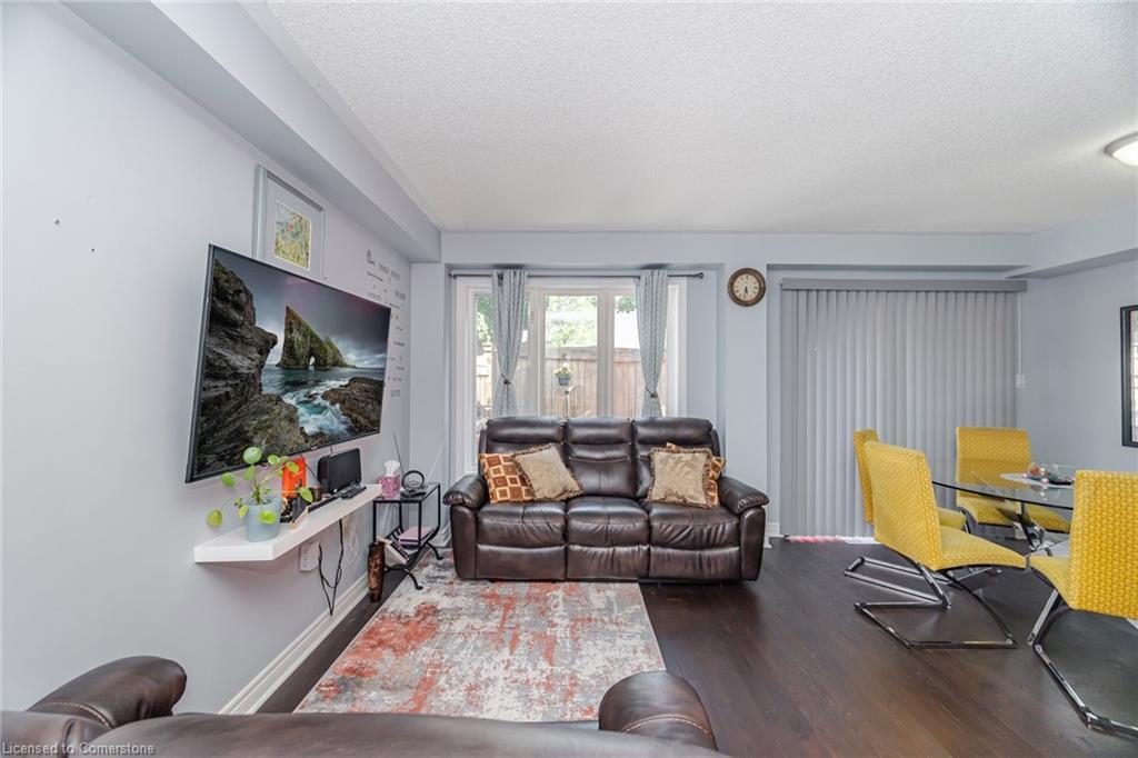 6-430 Mapleview Drive E, Barrie, ON - Indoor Photo Showing Living Room