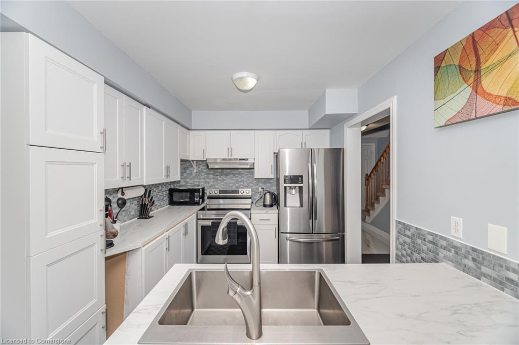 6-430 Mapleview Drive E, Barrie, ON - Indoor Photo Showing Kitchen With Double Sink