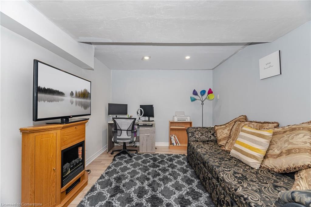 6-430 Mapleview Drive E, Barrie, ON - Indoor