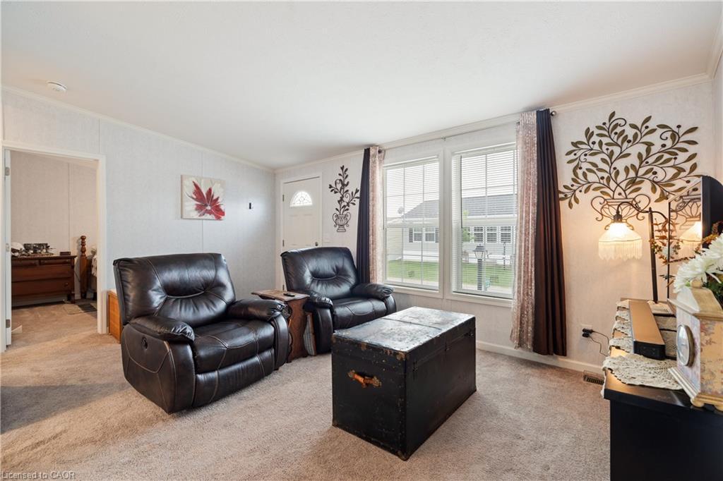 22 Copper Beech Drive, Nanticoke, ON - Indoor Photo Showing Living Room