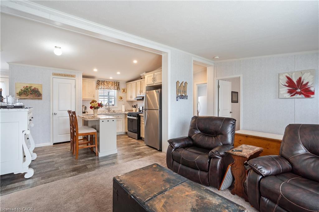 22 Copper Beech Drive, Nanticoke, ON - Indoor Photo Showing Living Room