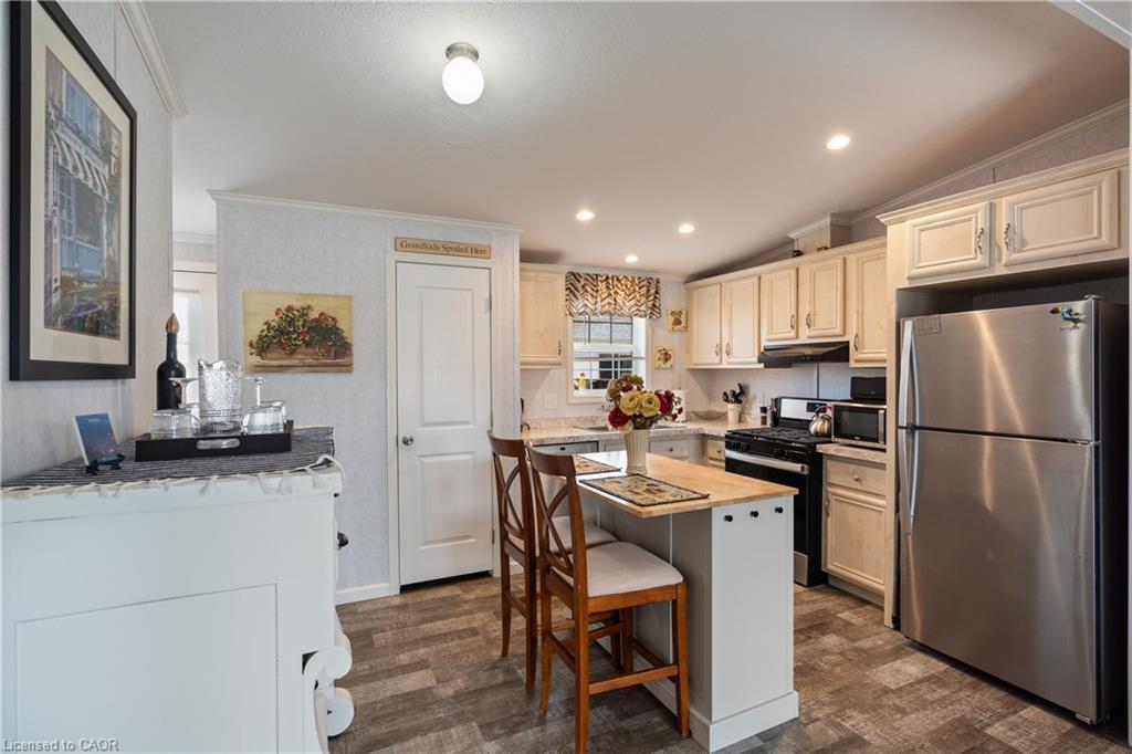 22 Copper Beech Drive, Nanticoke, ON - Indoor Photo Showing Kitchen