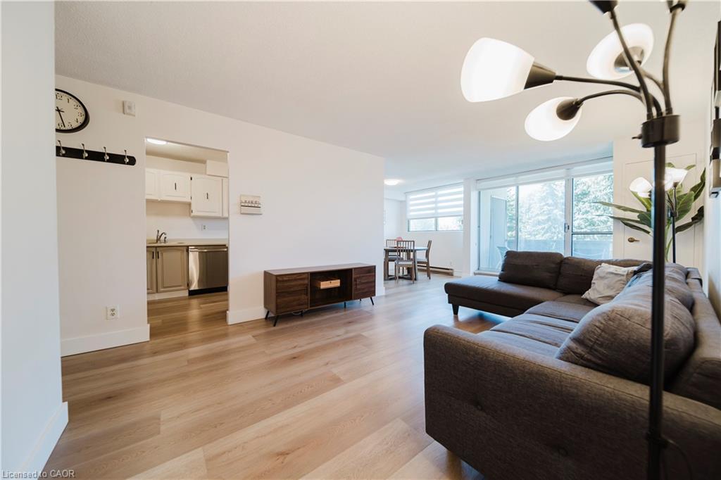306-375 King Street N, Waterloo, ON - Indoor Photo Showing Living Room