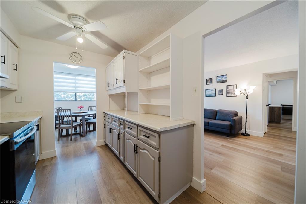 306-375 King Street N, Waterloo, ON - Indoor Photo Showing Kitchen