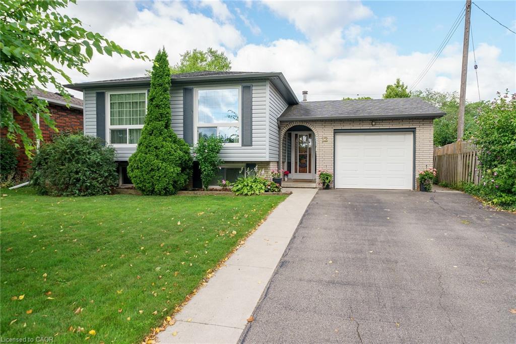 12 Glen Valley Drive, Hamilton, ON - Outdoor With Facade