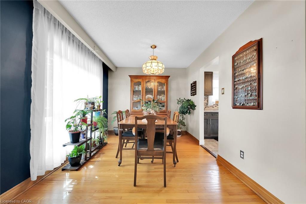 12 Glen Valley Drive, Hamilton, ON - Indoor Photo Showing Dining Room