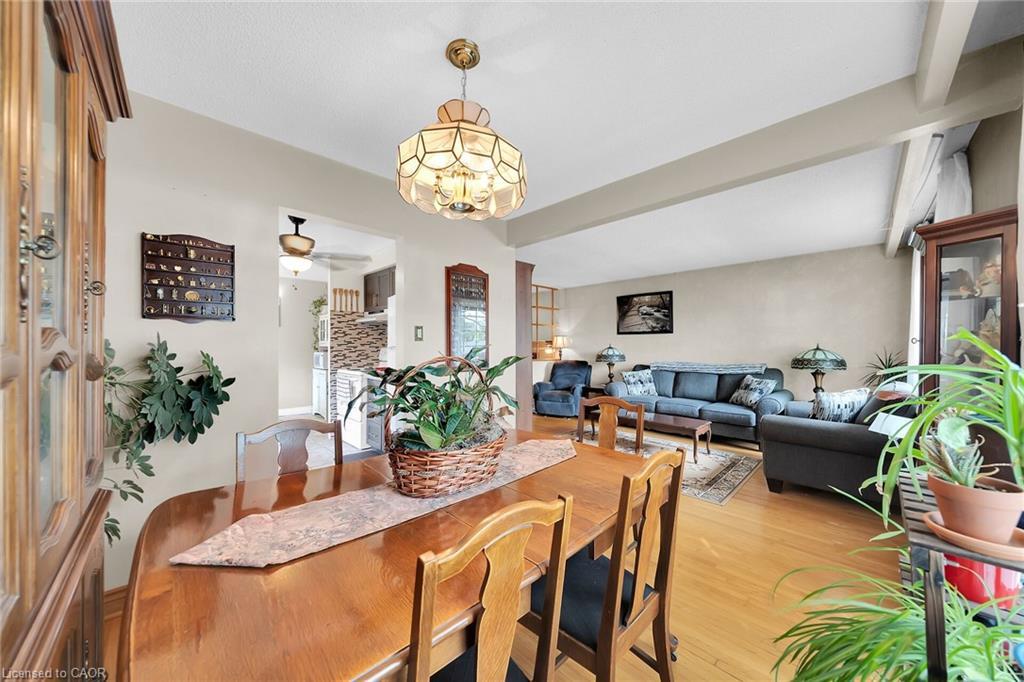 12 Glen Valley Drive, Hamilton, ON - Indoor Photo Showing Dining Room