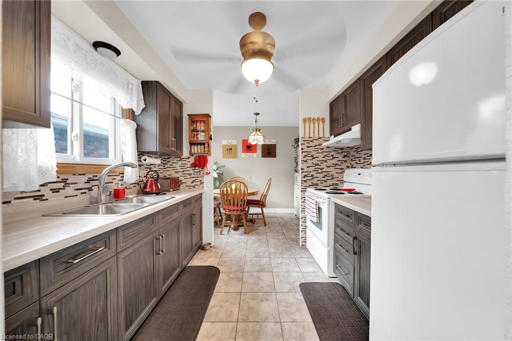 12 Glen Valley Drive, Hamilton, ON - Indoor Photo Showing Kitchen With Double Sink