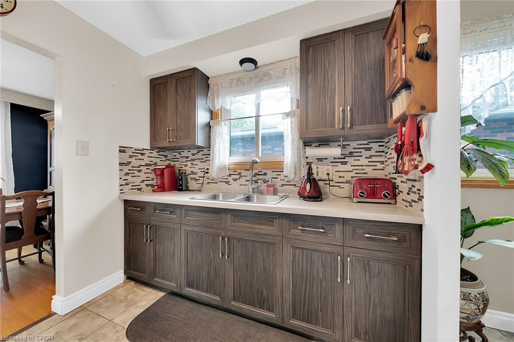 12 Glen Valley Drive, Hamilton, ON - Indoor Photo Showing Kitchen With Double Sink